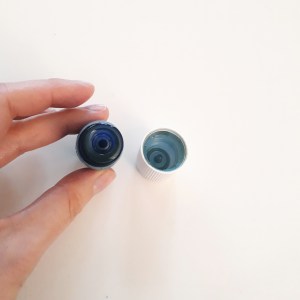 L'huile essentielle de la camomille matricaire / allemande est bleue